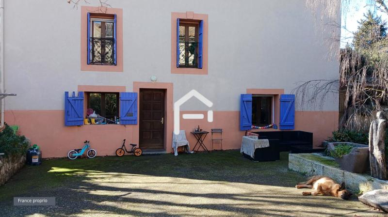 Demeure - 260 m² - 8 pièces