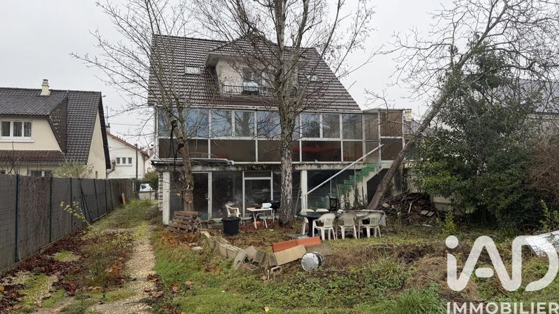 Maison - 170 m² - 11 pièces