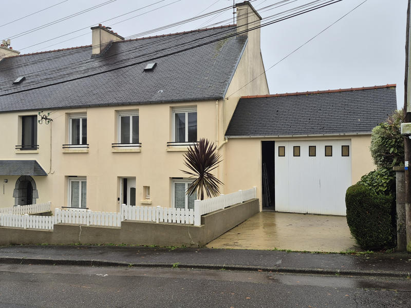 Maison - 99 m² - 6 pièces