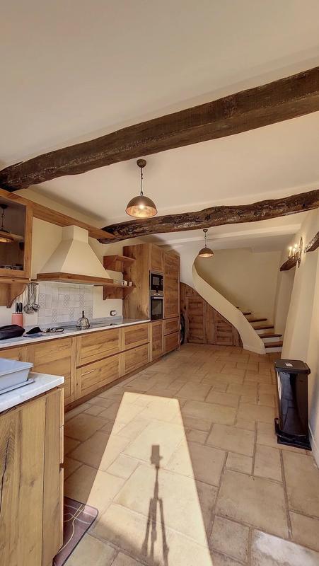 Maison - 584 m² - 14 pièces