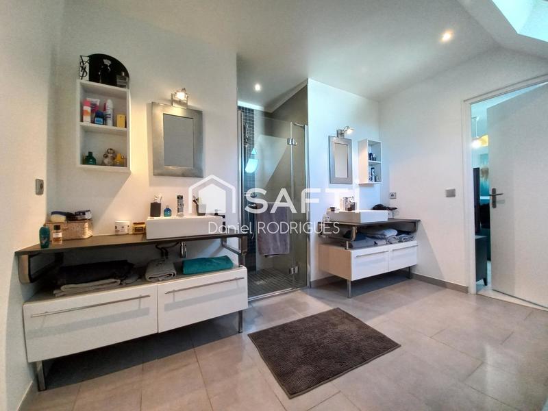 Maison - 197 m² - 8 pièces