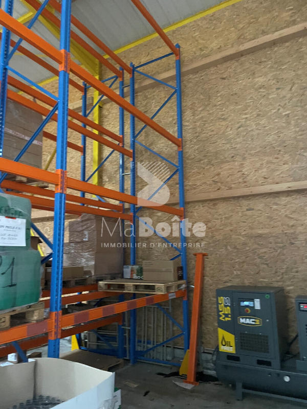 Local d'activité / Entrepôt - 935 m²