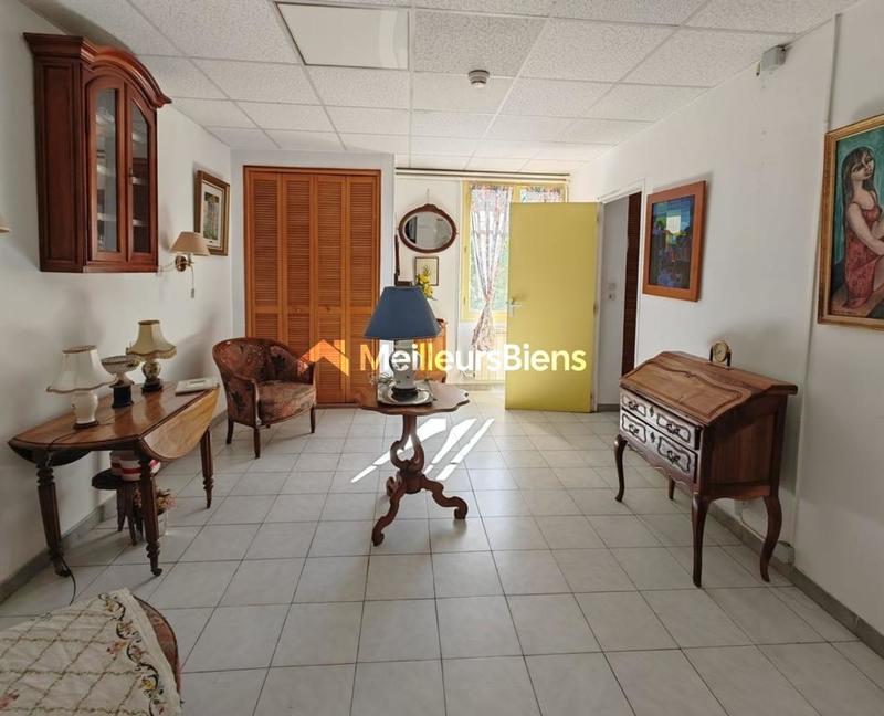 Propriété - 550 m² - 26 pièces