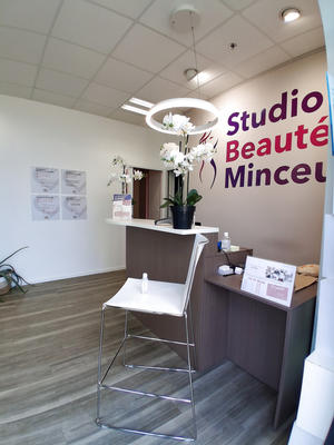 Fonds de commerce - Magasins - 74 m²