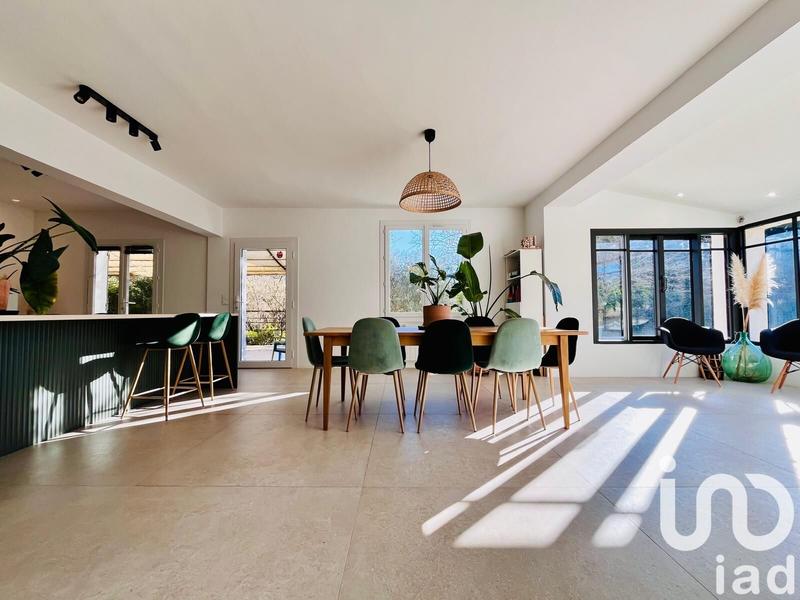 Maison - 180 m² - 7 pièces