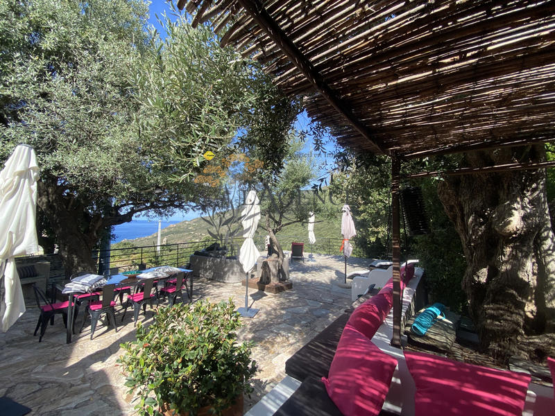 Maison - 104 m² - 4 pièces