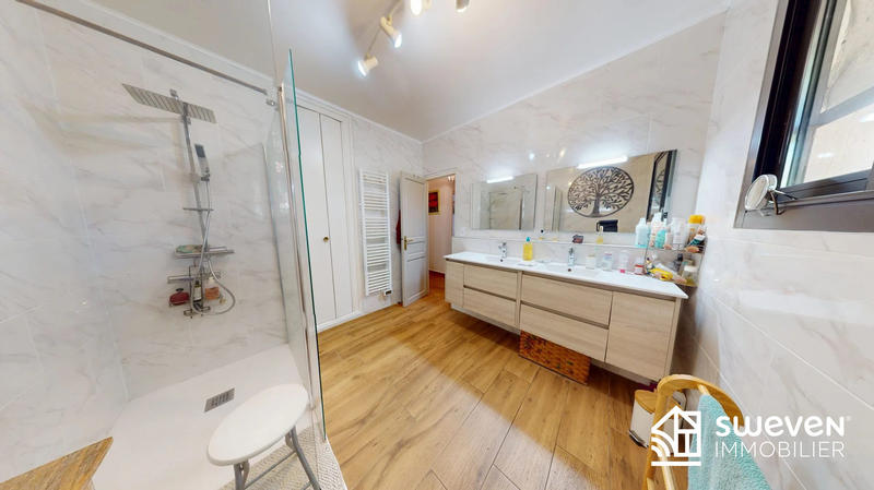 Villa - 278 m² - 10 pièces