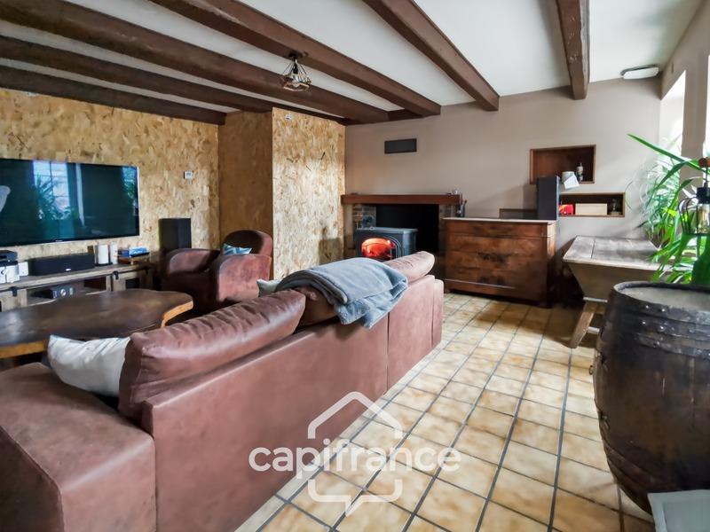 Maison traditionnelle - 170 m² - 8 pièces