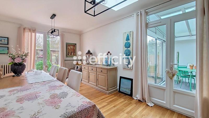 Maison - 200 m² - 6 pièces