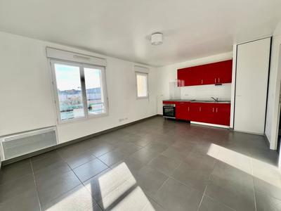 Studio - 31 m² - 2 pièces