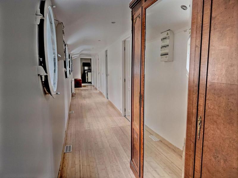 Maison - 230 m² - 15 pièces