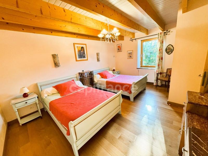 Propriété - 209 m² - 7 pièces