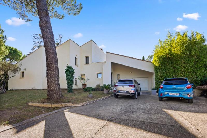 Maison - 187 m² - 6 pièces