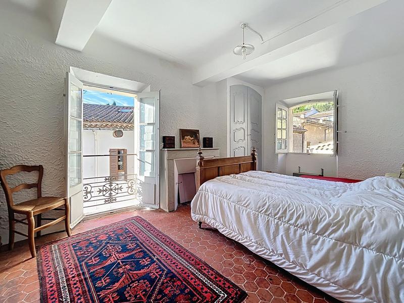 Maison - 105 m² - 8 pièces