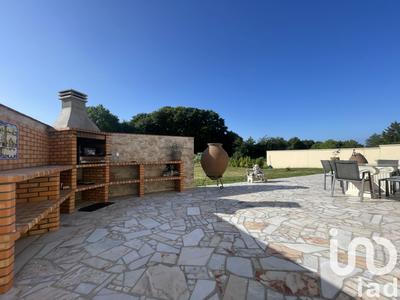 Maison - 222 m² - 7 pièces