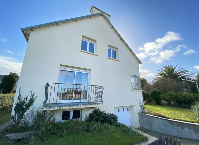 Maison - 90 m² - 5 pièces