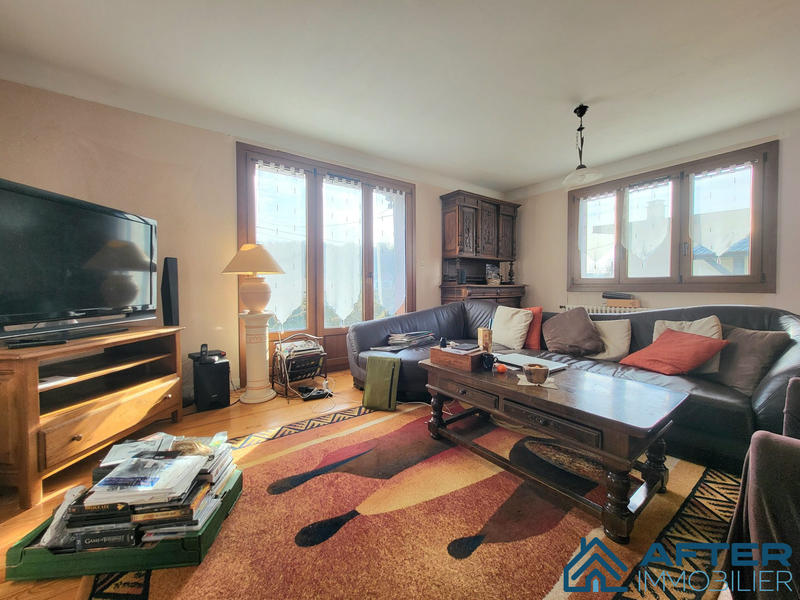 Maison - 182 m² - 9 pièces