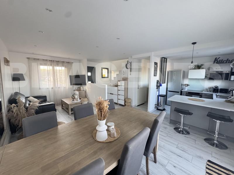 Maison traditionnelle - 105 m² - 5 pièces