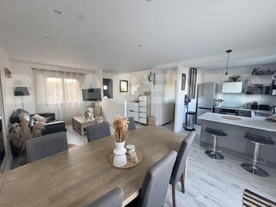 Maison traditionnelle - 105 m² - 5 pièces