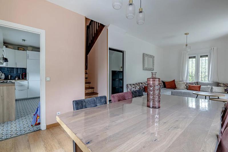 Maison - 90 m² - 5 pièces