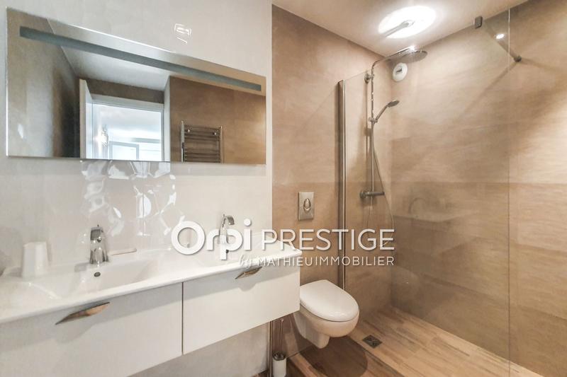 Villa - 325 m² - 6 pièces