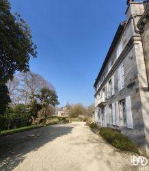 Maison - 693 m² - 26 pièces