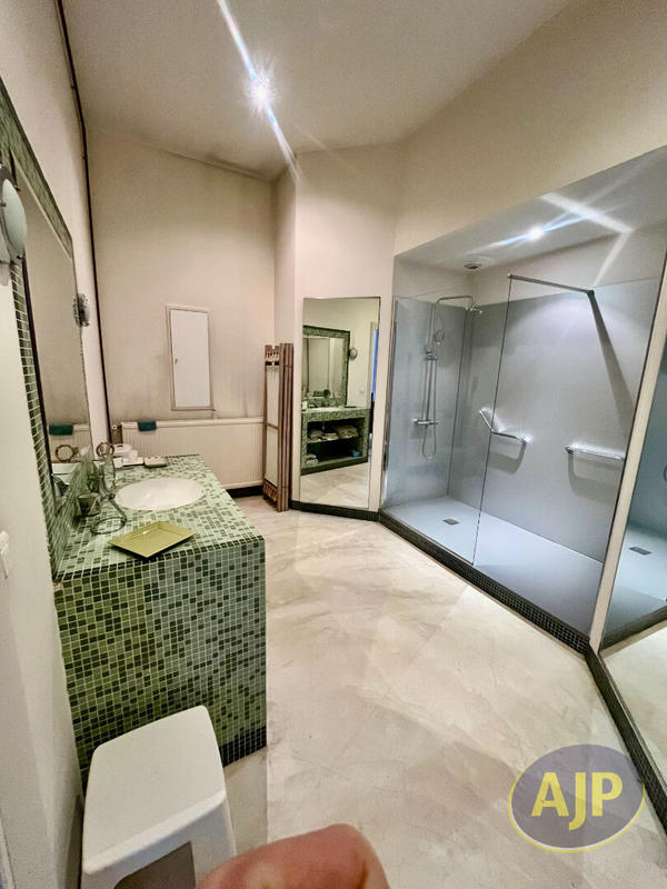 Appartement - 109 m² - 3 pièces