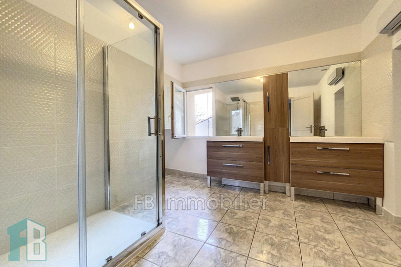 Appartement - 79 m² - 3 pièces