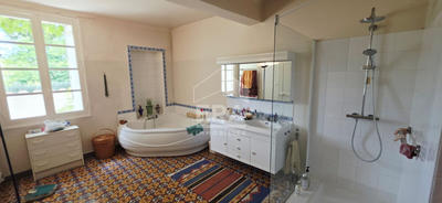 Maison - 227 m² - 7 pièces