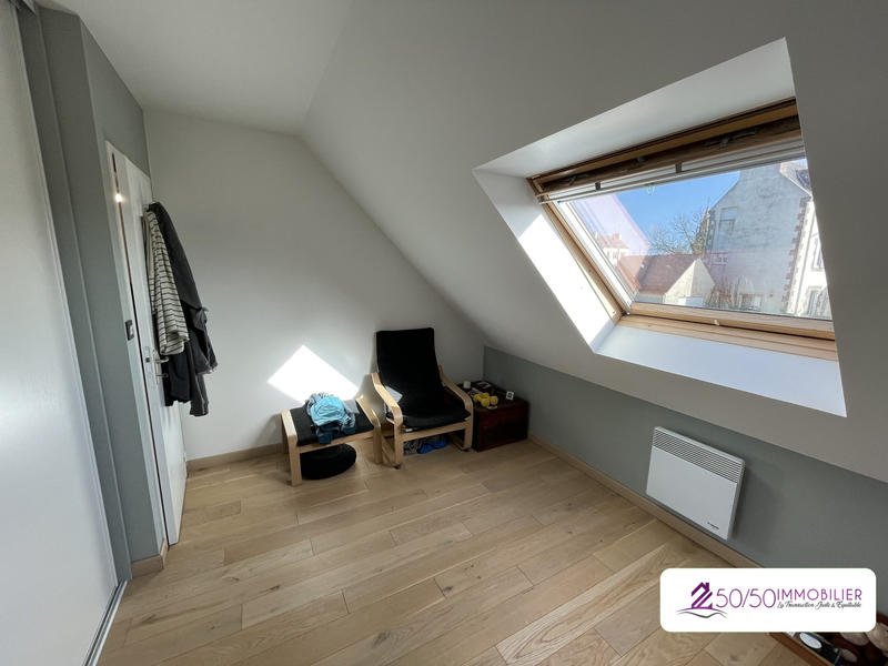 Maison - 90 m² - 5 pièces