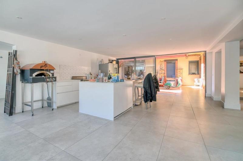 Maison - 255 m² - 7 pièces
