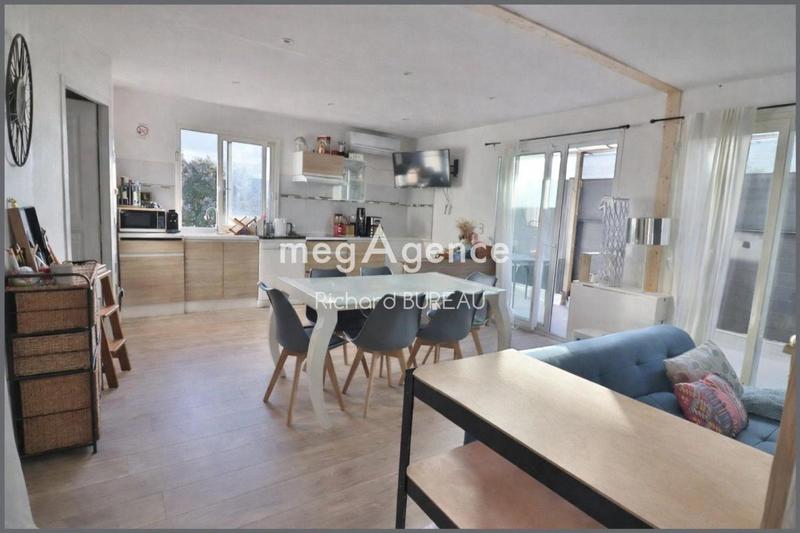 Maison - 378 m² - 13 pièces