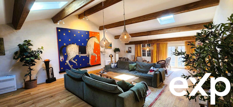 Maison traditionnelle - 177 m² - 7 pièces