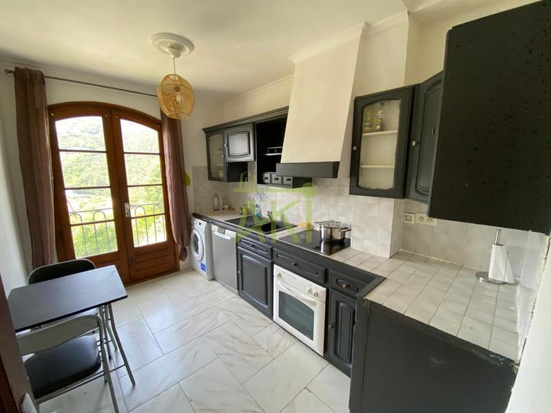 Maison traditionnelle - 353 m² - 9 pièces