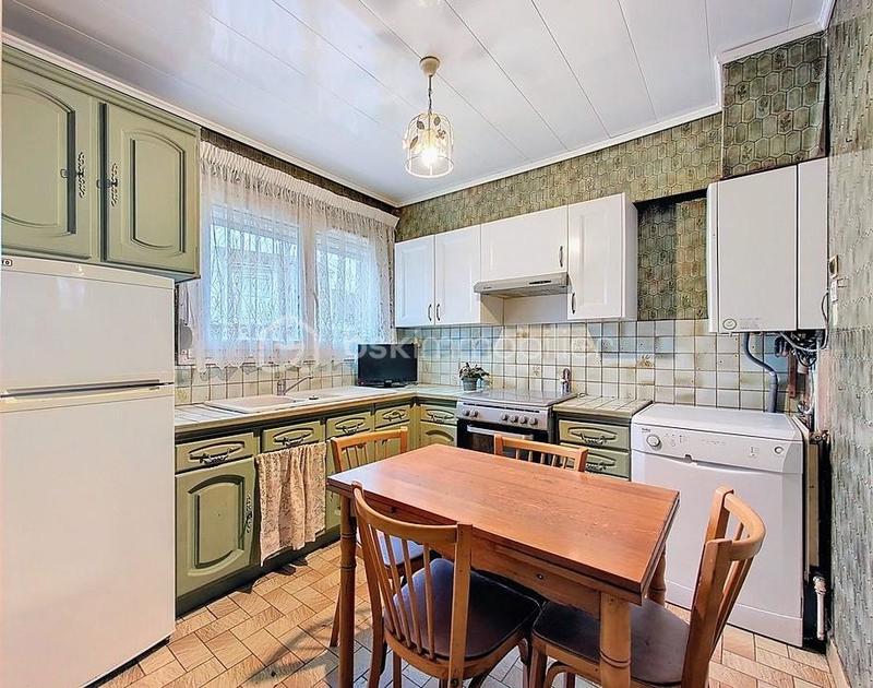 Maison - 98 m² - 8 pièces