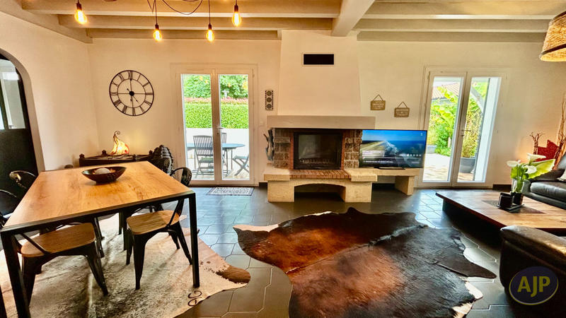 Maison - 185 m² - 6 pièces