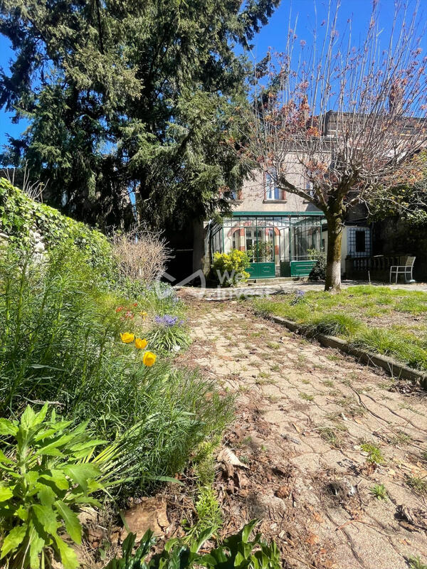 Maison - 218 m² - 7 pièces