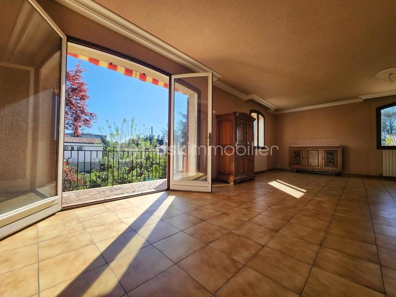 Propriété - 270 m² - 10 pièces