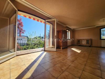 Propriété - 270 m² - 10 pièces