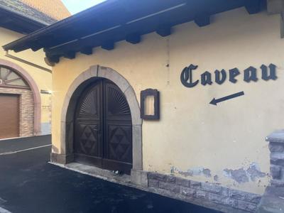 Local commercial - 160 m² - 4 pièces