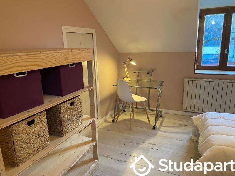 Chambre - 12 m² - 1 pièce