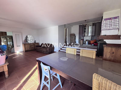 Villa - 200 m² - 5 pièces