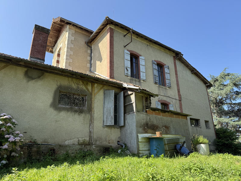 Maison - 135 m² - 9 pièces