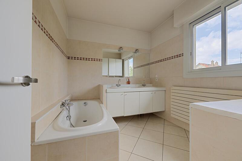 Maison ancienne - 224 m² - 9 pièces