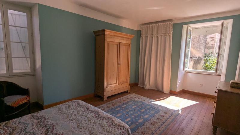 Maison - 257 m² - 7 pièces