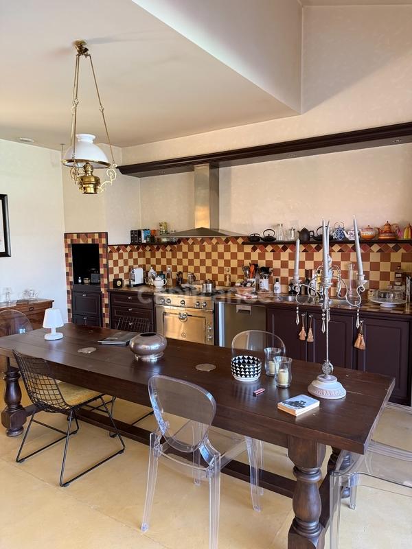 Maison - 295 m² - 7 pièces