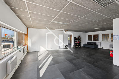 Entrepôt - 1 180 m²