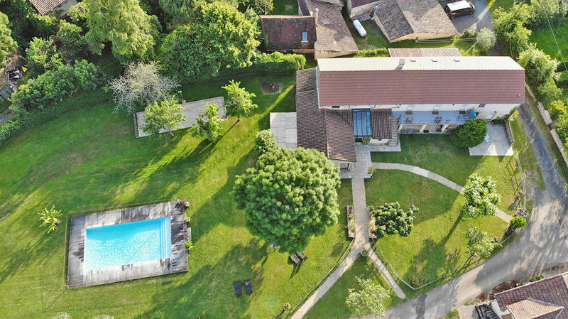 Maison - 319 m² - 12 pièces