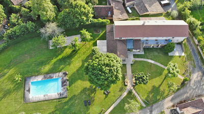 Maison - 319 m² - 12 pièces