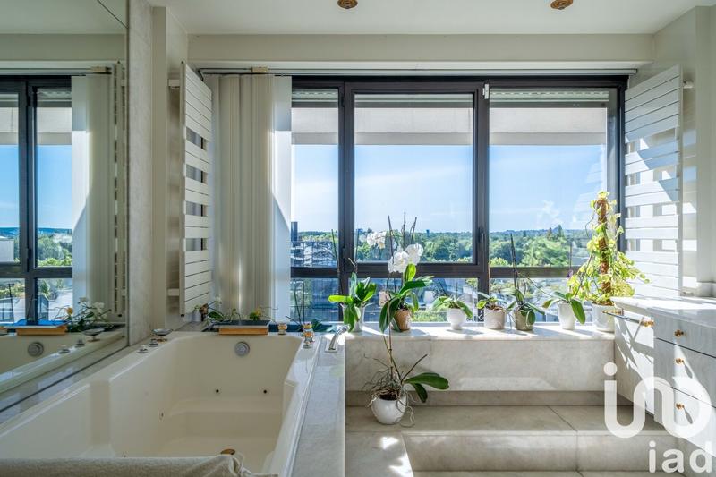 Duplex - 239 m² - 7 pièces